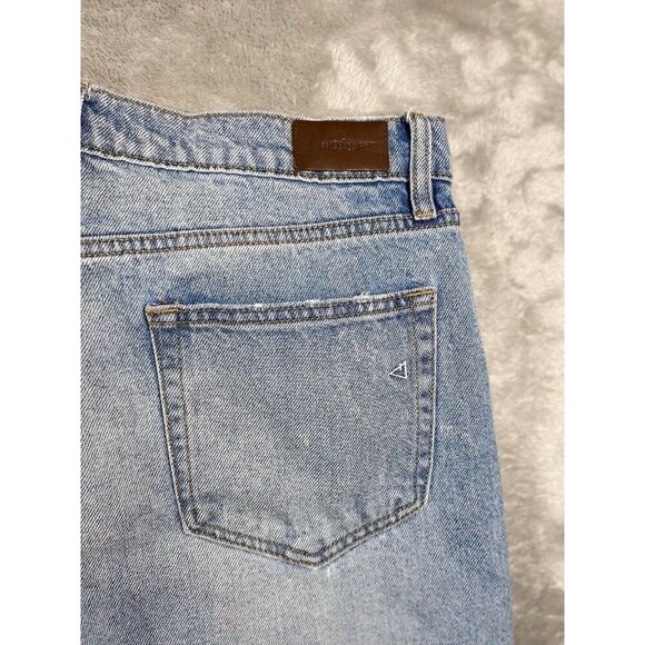 Hidden Distressed Light Wash High-Waisted Jeans - Size 31 - Picture 9 of 14